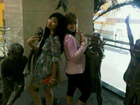 AfietCitra's tweet photo. Me and my sista... http://t.co/F6ubu2gU