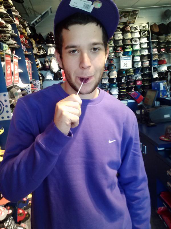uhhhhhmelia's tweet photo. @_weinstein_ fresh to death http://t.co/SpewZk1b