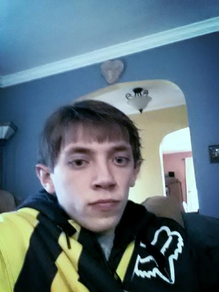 djsasha_'s tweet photo. I love my new haircut http://t.co/qWnrpN4Q