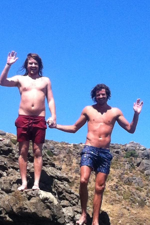 Joshy_Moore's tweet photo. Finally awake early enough to listen to this dickbean on the radio @mickyb273 happy days #bettersaysomethingfunny http://t.co/OoJZpsVt