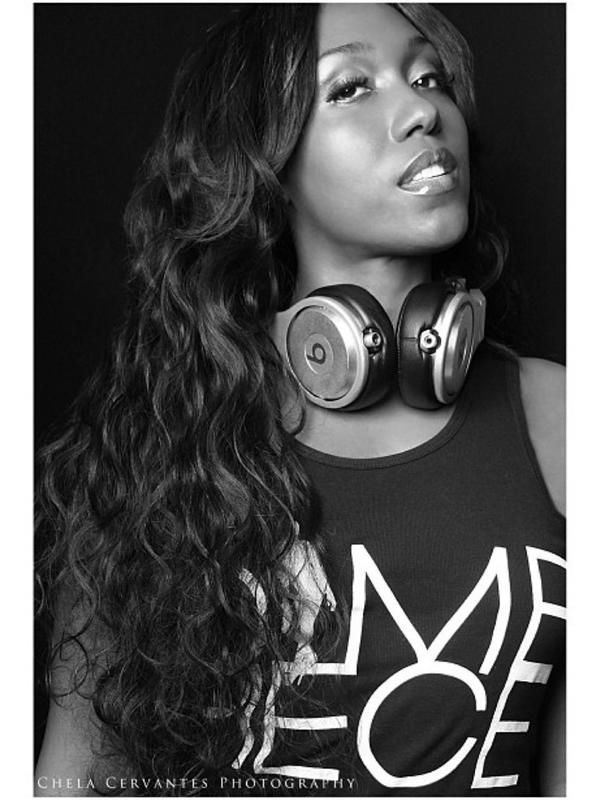 I'm in ❤ w/ <a href="/LaStrandHair/">LaStrandHairBoutique</a> 24" #Peruvian #BodyWave • Photo by <a href="/chelacervantes/">Chela Cervantes </a> #DJDimepiece Tee at DJDIMEPIECE.COM