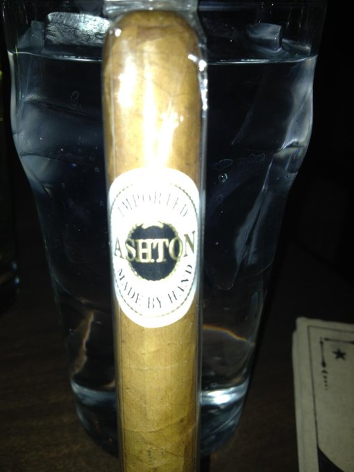 Yummy!! http://t.co/nRGY9odn<a href="/tag/titmaspresent"class="tags"><span>#titmaspresent</span></a>