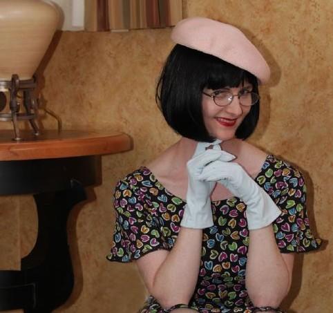 MatureClassy's tweet photo. Julia the Naughty Teacher, girdles, beret, gloves and seamed stockings: it 's in the box ! http://t.co/DVM5t5uu http://t.co/aLCglP75