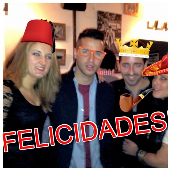 NaranjoPinta's tweet photo. @ortigosaemilio MUCHIIIIIIIIISIMAS FELICIDADES ARTISTA!!!!! Y k cumplas muchos ++++++!!!! http://t.co/8CePlrhU