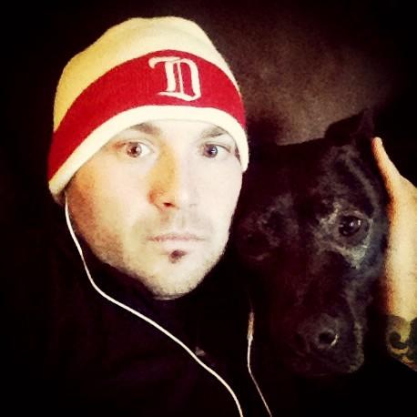 Gvellucci29's tweet photo. Tried to take Deuce running, he failed miserably!! Good to wear the red D again tho!! http://t.co/0QqRjYzA