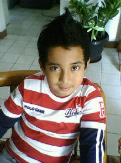 Dea_Fadia1's tweet photo. Wkwkw k.raehan yaa kak RT"@indahskm: Cius ini imut loh http://t.co/MDnlkjrT"