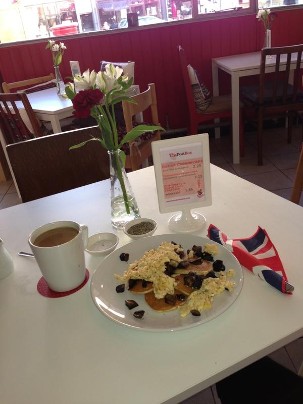 MrMelDiablo's tweet photo. @postboxchorlton Breakfast Of Champions! Eggs  Shrooms Pancakes Amazeballs! http://t.co/iFlfhEzo