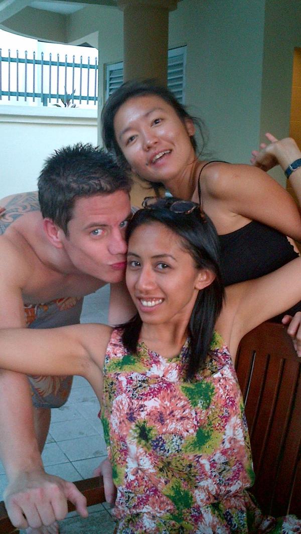 rasip's tweet photo. Girls in Kuala Lumpur Malaysia loves white boys http://t.co/ZqOD3Fjk