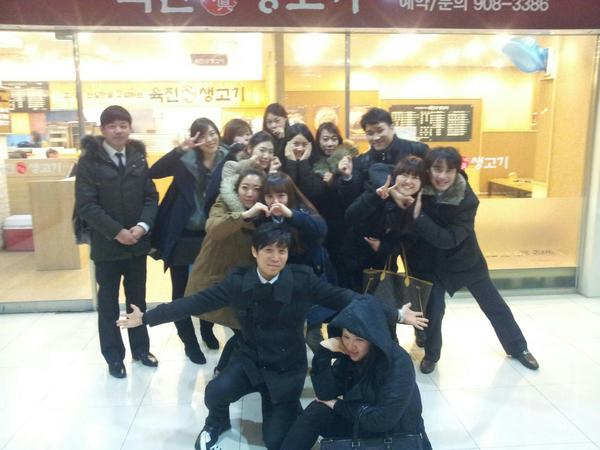 junijuni7602's tweet photo. 일산지점 전구성원 모두 집합!
오늘 잘 달릴만큼  열심히 뛰겠습니다
일샨 화이팅! http://t.co/pm3NNGHi