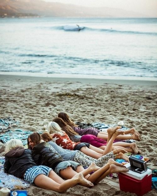 KevinVell's tweet photo. Morning on beach. Having fun http://t.co/kxQ1LAqZ
