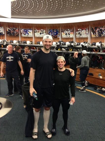 BAwKIyfCIAAQnXa.jpg:large