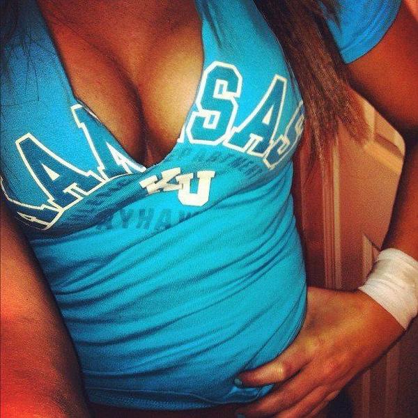 BayouBoobs's tweet photo. KU doing work! Submit anonymously to  bayouboobs@gmail.com or tweet at us. #LSUboobs http://t.co/1ouFoRkO