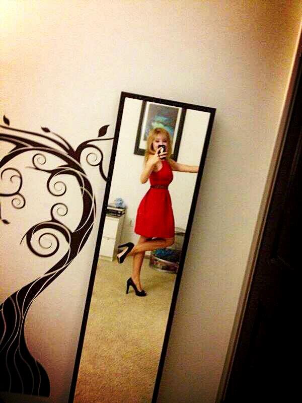 jesslauraxo's tweet image. Jennette's new photo is so stunning! asdfghjkl I love her outfit. I want all her clothes! :)