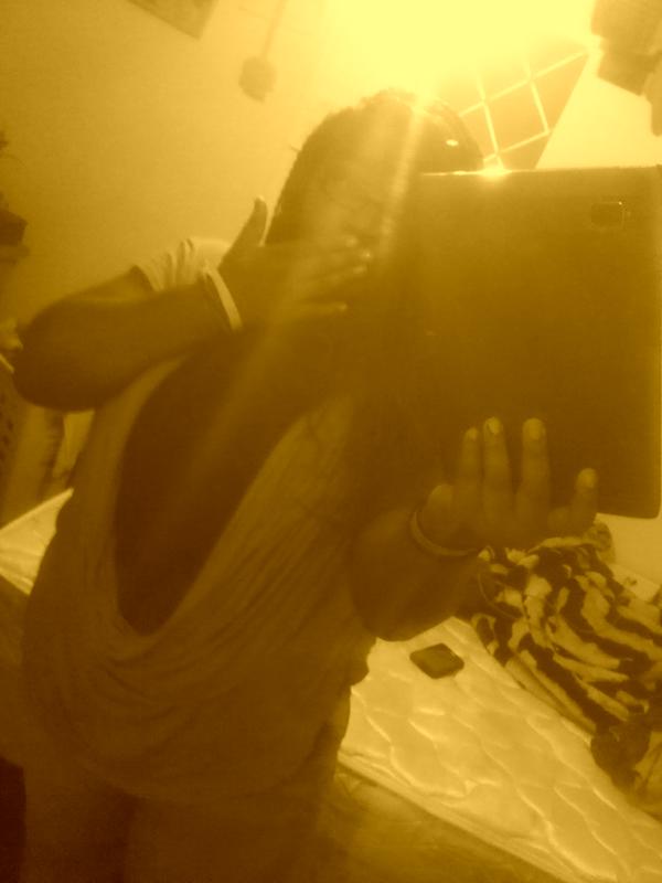 emayariley14's tweet photo. Bored as fuk http://t.co/kmOkUQ0w