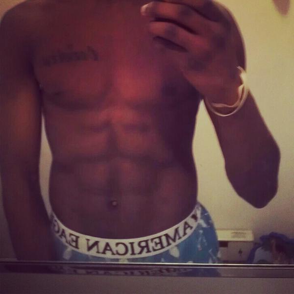 KevoBackAtIt's tweet photo. Shorty got heat! http://t.co/LgSRJVGC