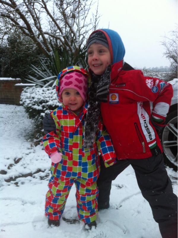 bridgetelden's tweet photo. @SherrierCE Sam looking out for his little sister in the snow. http://t.co/wcaNWMtZ