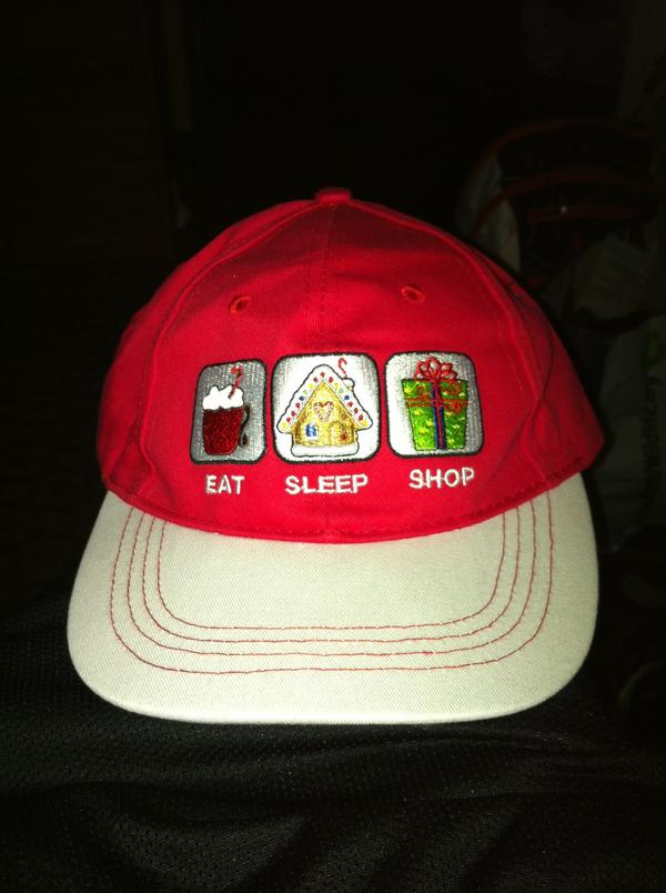 ckpcavaness8's tweet image. 50cent Christmas hat from claw machine at Walmart. #VelcroBack