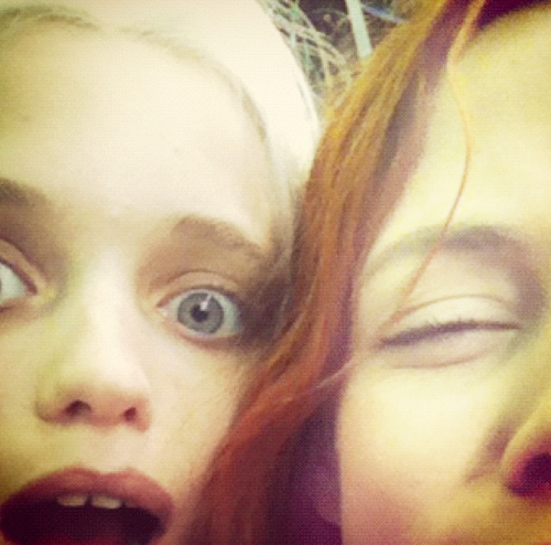 KattyMDay's tweet photo. Peek-a-boo ♥ @PhyrexiaF http://t.co/ZlRsooyY