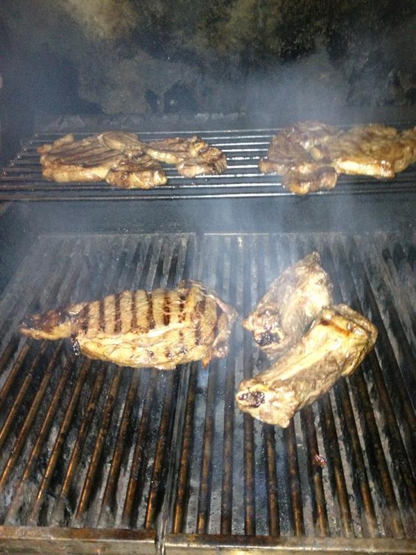 jayaflac_jay's tweet photo. @ChuckDail Steaks are looking good http://t.co/wAgWETBH