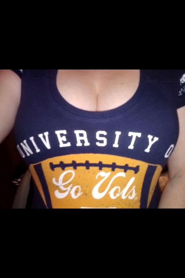 Rockytoppers's tweet photo. Celebrating 250! #utboobs @KUboobs @bamaboobs @mizzouboobs1 @UF_Boobs http://t.co/vN2Ppcsu