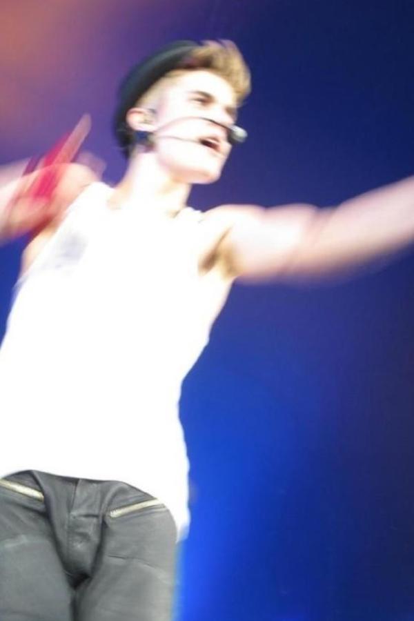 Justin Biebers Dick Outline