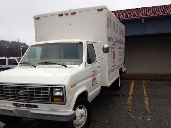 PeriscopeCA's tweet photo. RT @bryansmithtulsa: Box truck for sale , cheap. Great for lots of uses and it Runs! Msg me http://t.co/cG9JaUVY