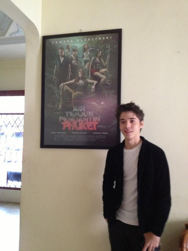 steff_william's tweet photo. At kantor @MaximaPictures http://t.co/alq0fLyf