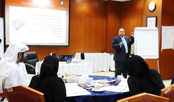 AjmanUniversity's tweet photo. محلل المشروعات طارق الحراكي يقدم دورة تدريبية لموظفي المنطقة الحرة في عجمان @AjmanFZ http://t.co/SjcFyFNd