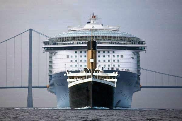 JClarkeMarine's tweet photo. How the Titanic would look against the equally largest cruise liner now. Oasis of the Seas. @TitanicBelfast #BoatingNI http://t.co/T0OB0E24