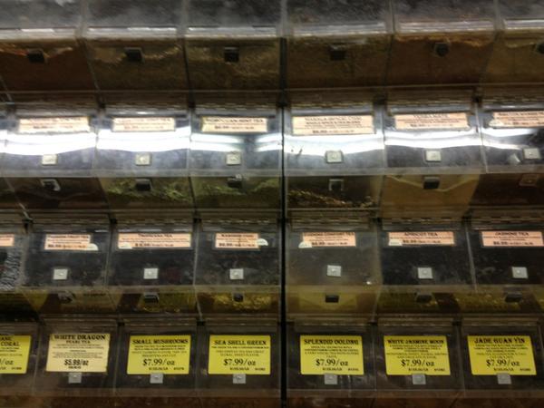 First time in Kalustyan's is like finding a WW chocolate river, amazing. Thanks @SMcPickles for leading the way