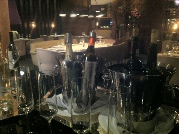 obliqur's tweet photo. Solo en @LivebyAqua http://t.co/ia9M8ZW6