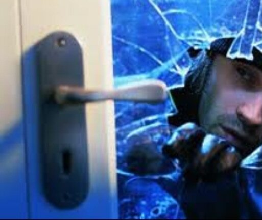 markhazwba's tweet image. Is that u Peter odemwingie #nowayin