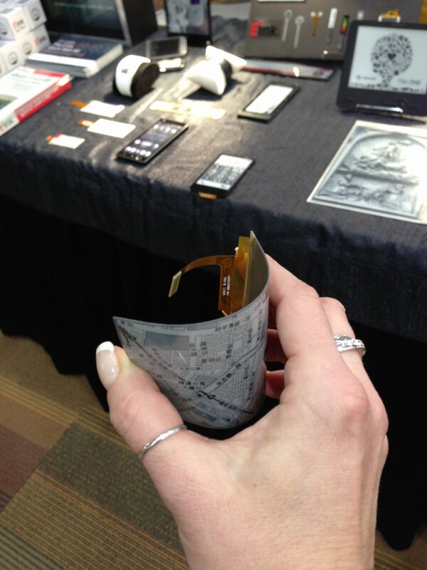 EInk's tweet photo. A picture of our flexible ePaper taken at #2013Flex. http://t.co/dzGG12lK