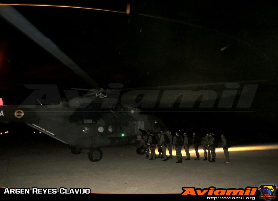 BB-s7FmCcAI2mMx.jpg:large