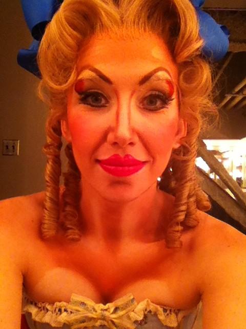 operacowgirls's tweet image. Caitlin backstage ready for some evil stepsistering @NashvilleOpera #nashop #operarocks