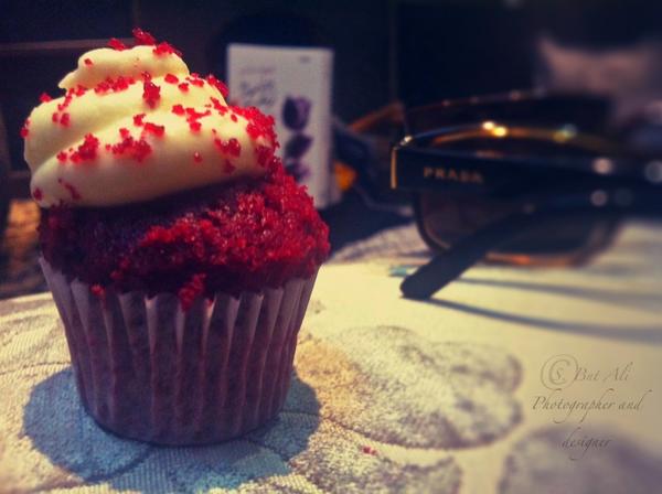 Slstry's tweet image. هُنا تكمن كل معاني السعاده والترف الباذخ 
هُنا تتراقص المشاعر حفاوةً بـ لذة تلك الفاتنه 
#SugarSprinkles
#تصويري