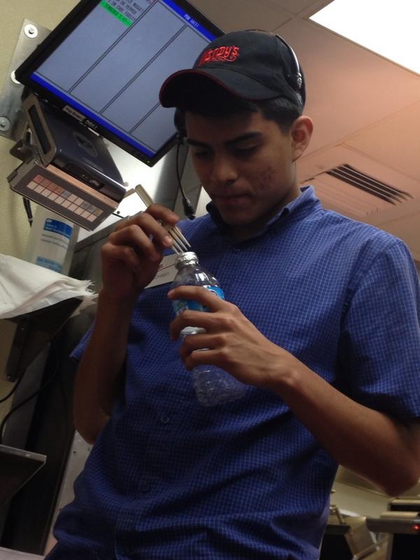 Oso_Trill's tweet image. Smoke at work? Beeeeet!!!! #Fiene #Thirsty #Stoner #Probz