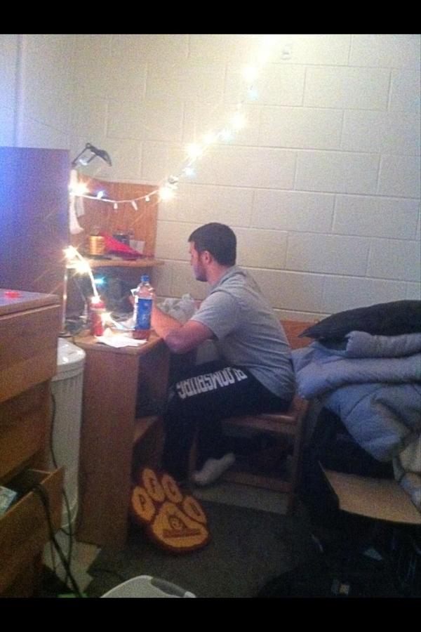 twani44's tweet image. I haven&apos;t moved from that desk since I got here. #workonwork #syllabusweek?