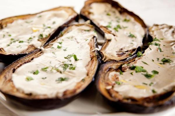 This delicious, #vegan, #glutenfree AND simple dish will knock your socks off!! #veganrecipes thefoodiator.com