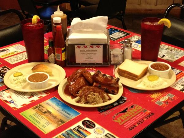 southernpitbbq's tweet photo. starting fri through end of Feb.  you get all this #bbq, #sides, #drink for 20 bucks, southern #pit sweetheart special! http://t.co/xh63XPo4