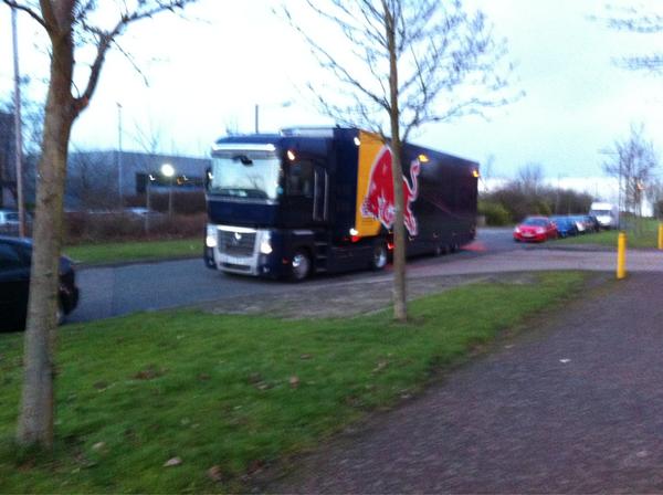ryanF1RBRCFCMKD's tweet photo. Just seen red bull truck arriving in mK with a new livery expect more purple on the #RB9 #UnboltTheBull http://t.co/W14WvB8c