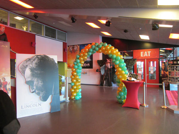 Ballonnenboog gemaakt voor FC Groningen. Ook een opening of iets te vieren? Kijkt u dan op feestverhuurgroningen.nl