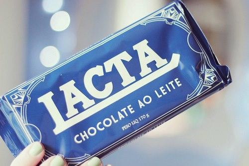 _LactaOficial's tweet photo. Lacta Ao Leite: um clássico que você não cansa de rever, concorda? http://t.co/jTsa69F0