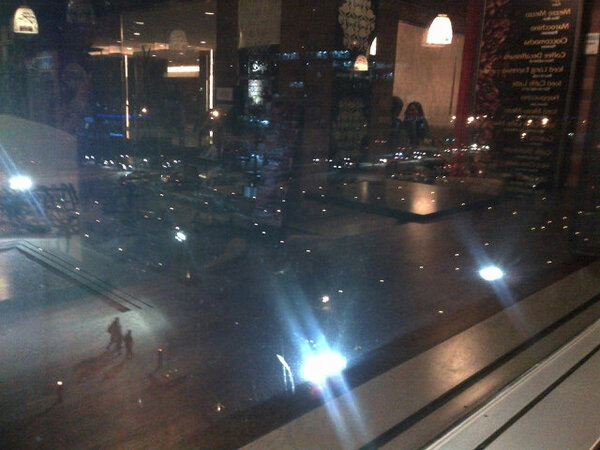 OnyTs's tweet photo. Snowing http://t.co/WTp3vGtL