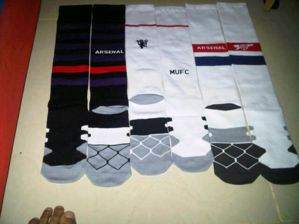 palembangpatch's tweet photo. Yok diborong kaos kakinya club bola arsenal home arsenal away Mu away minat cuma 35rb cp 082175723260 (ambil 3 100rb) http://t.co/fvQRV0eX