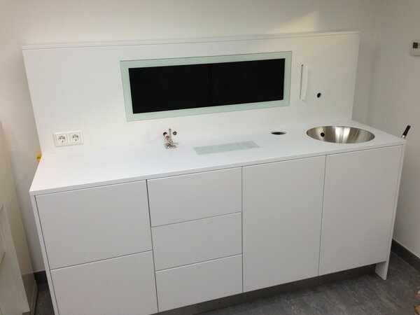 #Corian toegepast tandtechnisch laboratorium v.Nunen <a href="/Leeuwerik_bv/">Leeuwerik</a> met dank aan #Corian specialist <a href="/pieter_albers/">Pieter Albers</a>