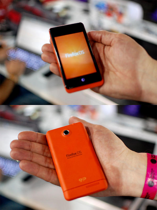 snapdragon_BRA's tweet photo. Em primeira mão! @geeksphone developer preview, rodando #FirefoxOS e powered by @Snapdragon_BR #cpdesenvolve #cpbr6 http://t.co/wYlYgkPP