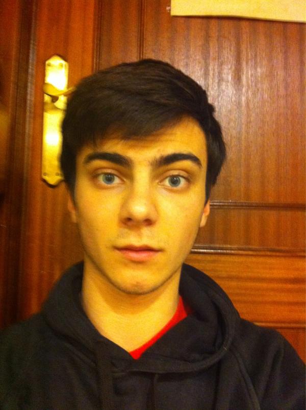 Sir_Alex_Neira's tweet image. @Caroyoyens #fotoyoyens
#Apoh #JAJAJAJANO