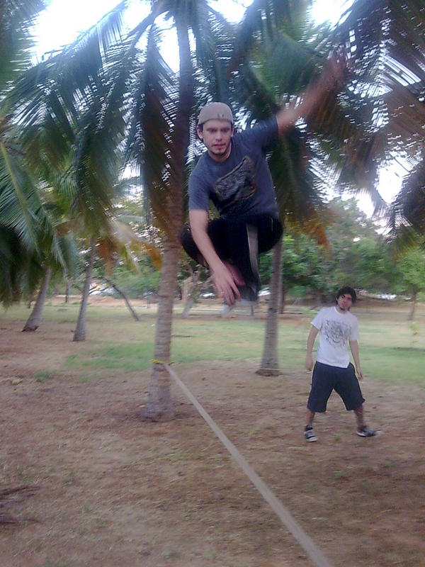 SlackLineMcbo's tweet image. El @nalgastibias. (Jorge) volando