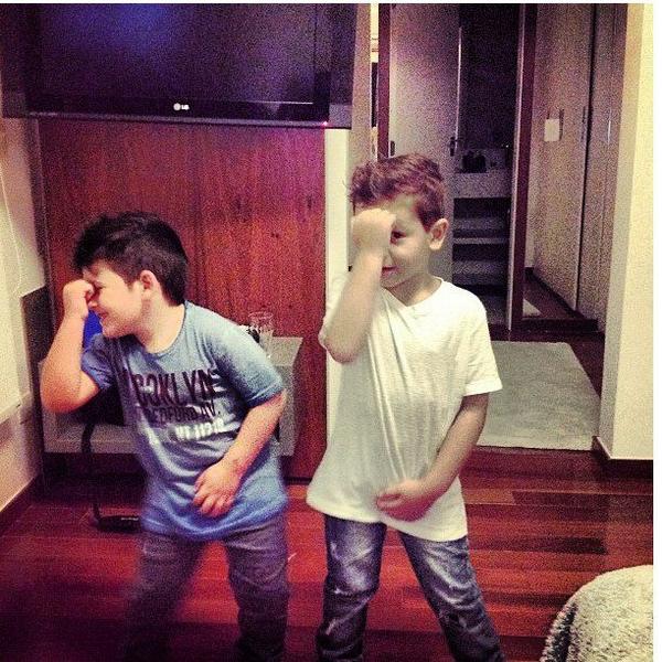 Meuslindos_Bcc's tweet photo. hahaha quee liiindos *-* Arrocha Que Elas Gosta hahahahaha http://t.co/6FlotVq2
